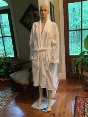 Med/Large white emblem Bathrobe